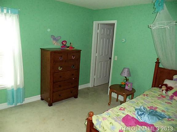 3rd image of 9810 Markus Dr