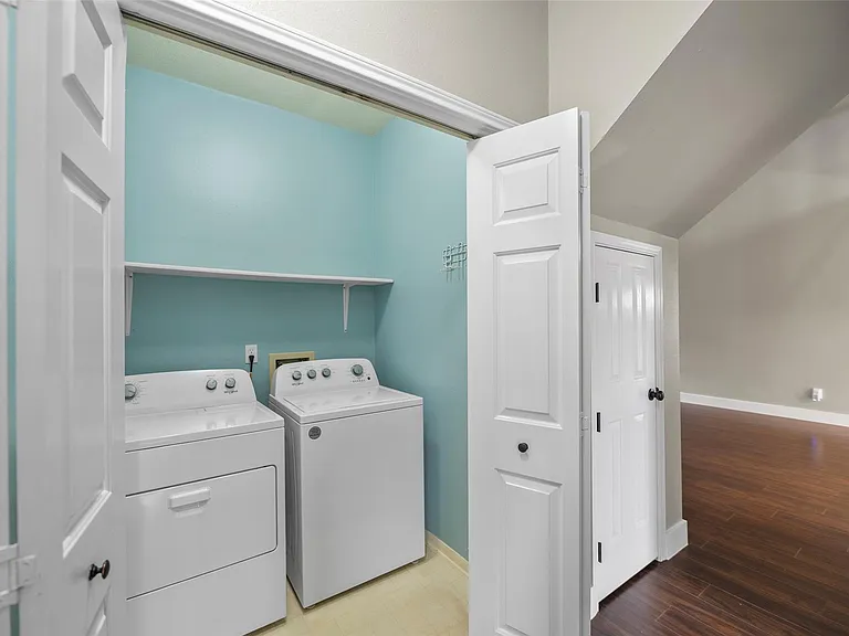 7914 Millbrook Dr — Photo 11