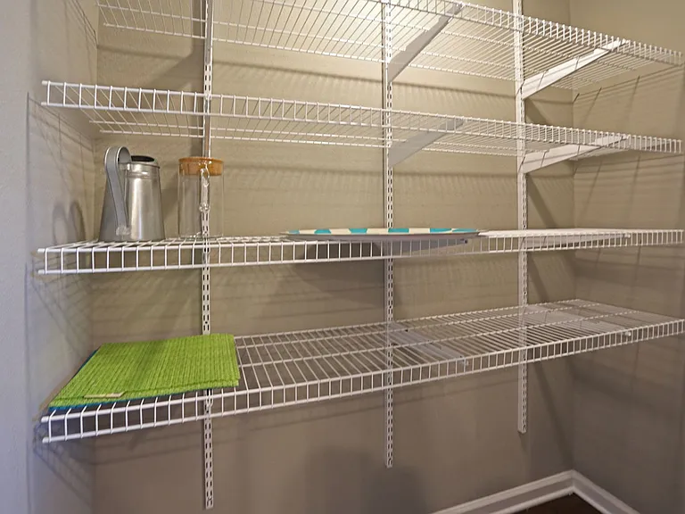 Axiom Apartments — Photo 5