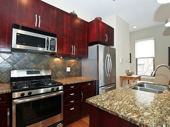 2nd image of 2200 W Erie St #C