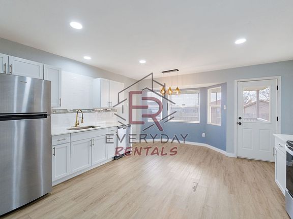 5th image of 4506 Windcrest Dr