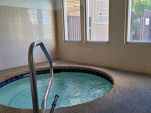 3rd image of 5251 Indian River Dr Unit 268