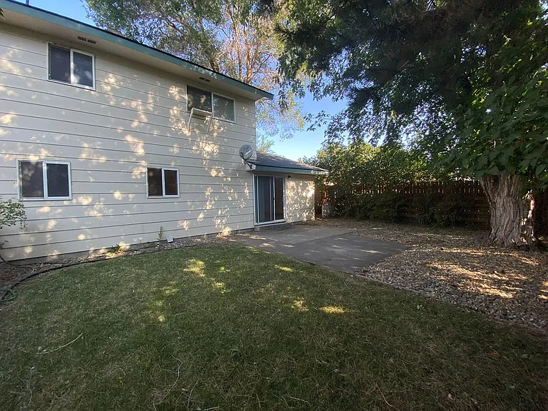 1404 N Brook Ct — Photo 24