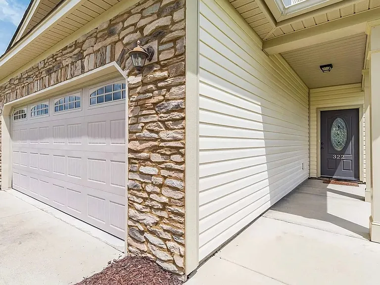 322 Tufton Ct — Photo 4