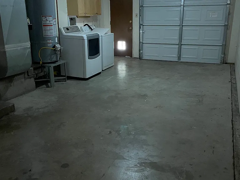 803 N Walnut St — Photo 33