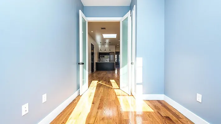 Rented by Nooklyn NYC LLC | media 21