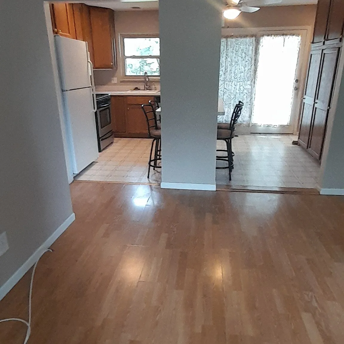3 bed, 1500 sqft, $2,100 — Photo 3