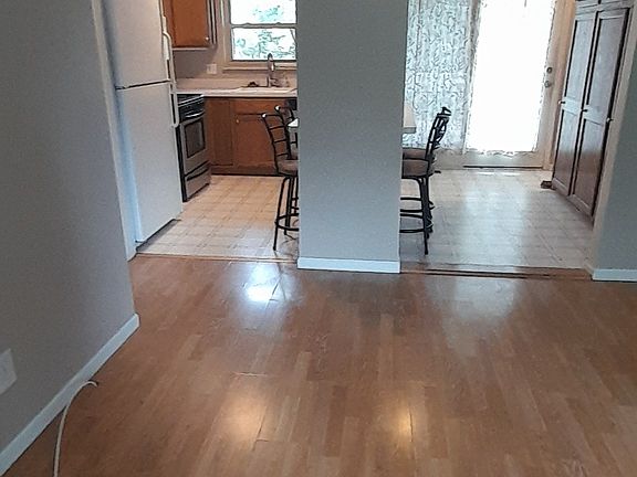 3rd image of 2274 Darnell St