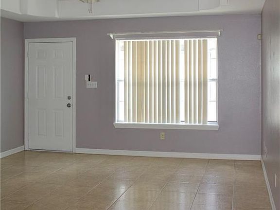 3rd image of 2004 W Western Dr