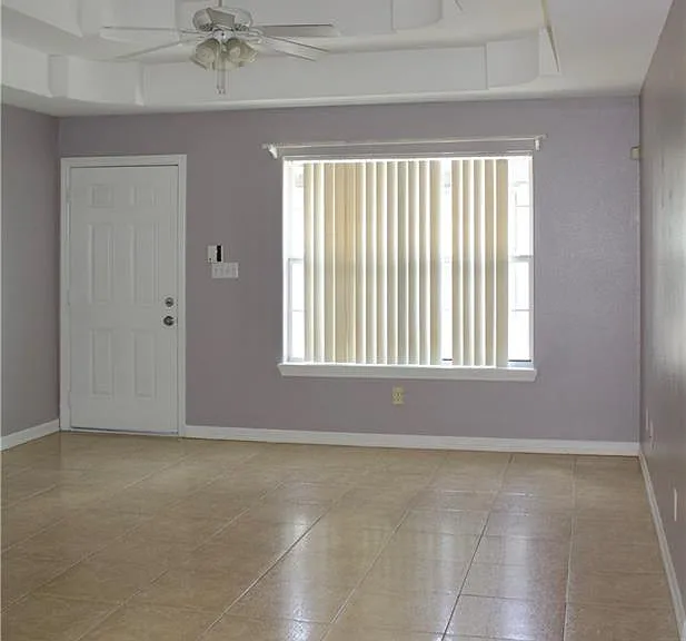 2004 W Western Dr #D — Photo 3