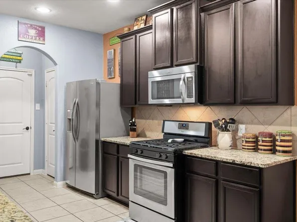 1476 Treeta Trl, Kyle, TX 78640