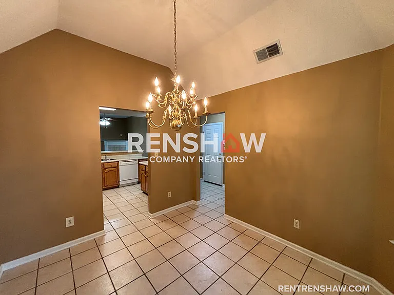 8255 Cross Point Dr — Photo 4