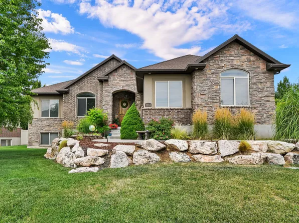 1234 S Shotley Bridge Dr W, Syracuse, UT 84075