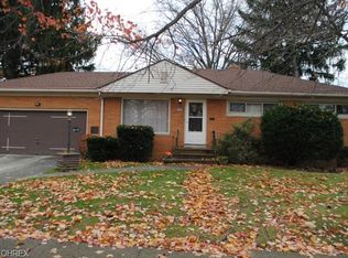 6135 Stratford Dr, Parma Heights, OH 44130