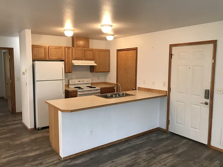 667 Sunset Ave NE #1 — Photo 2