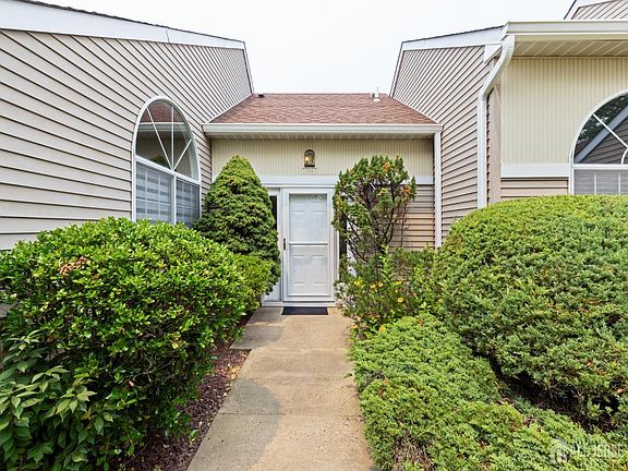 2nd image of 834 Vail Rd #A