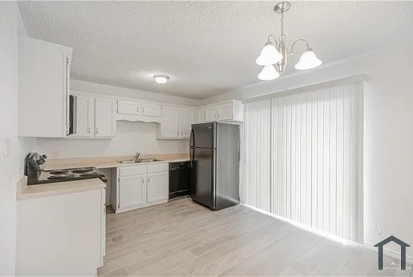 2201 N Jackson Rd #31M — Photo 5