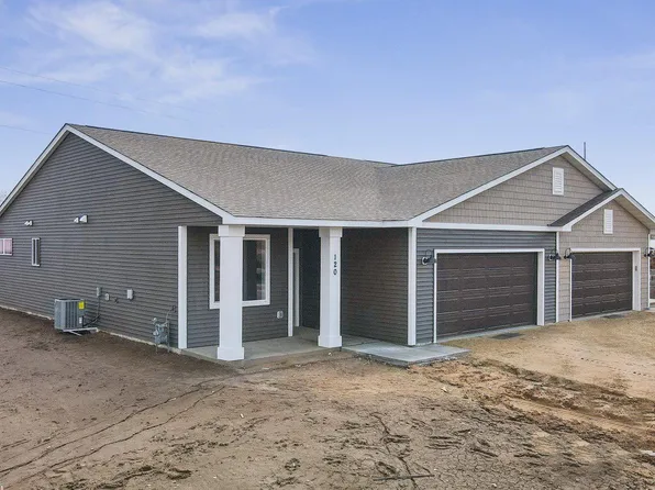 120 Gambel St, River Falls, WI 54022