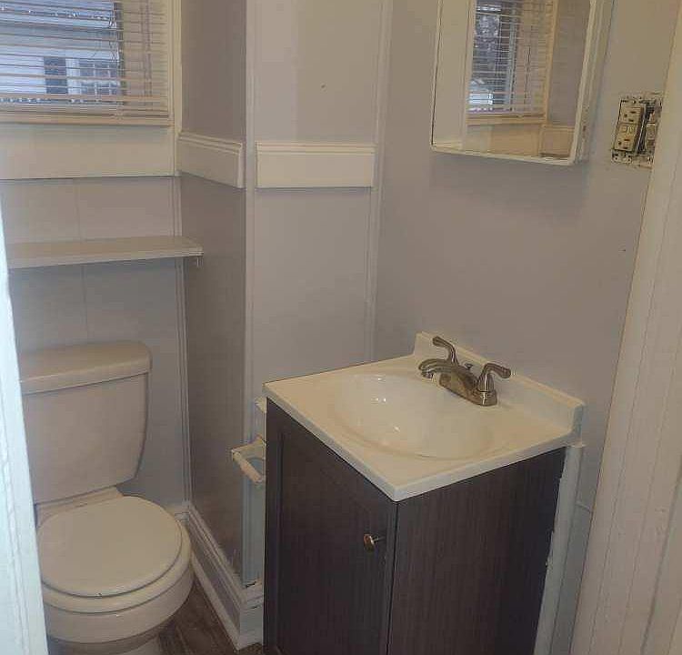 2nd image of 2229 Union St