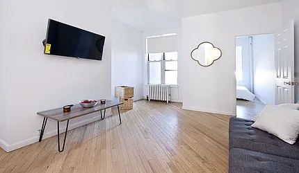 Rented by R New York