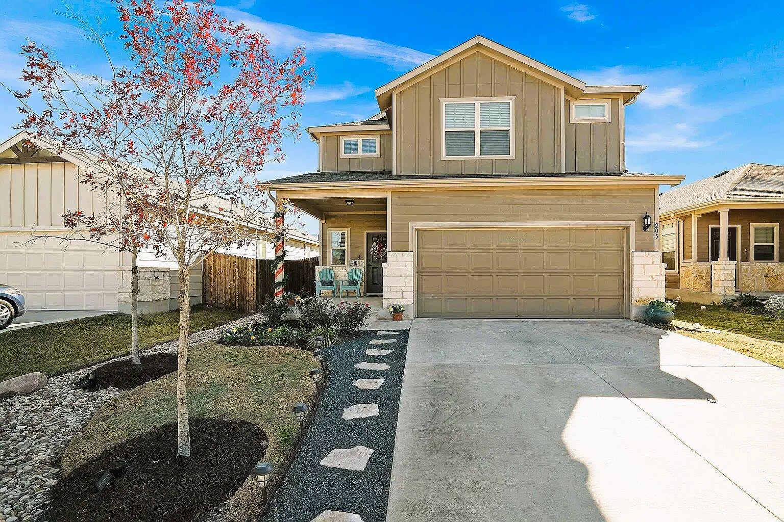 4 bed, 3.0 bath, 2193 sqft, $2,100 — Photo 2