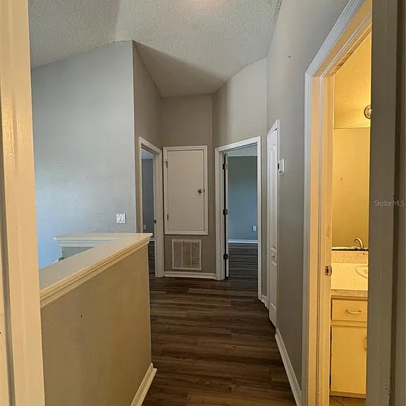 18006 Birdwater Dr — Photo 44