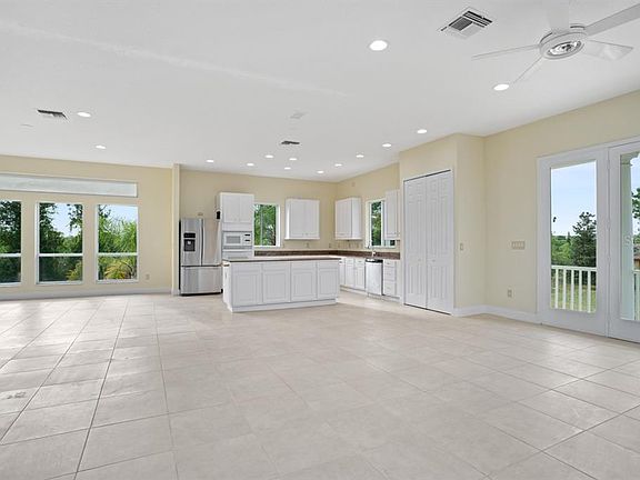 5th image of 8012 Palm Lake Dr