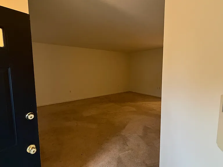 260 Morningside Dr — Photo 2