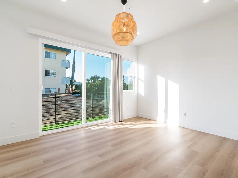 3917 Inglewood Blvd #2-B — Photo 1