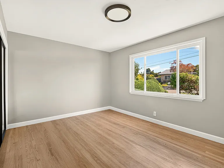 10420 Greenview Dr — Photo 40