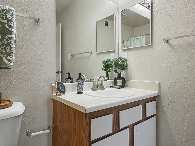 Ridgeview - Bathroom 1 Ridgeview - Bathroom 1