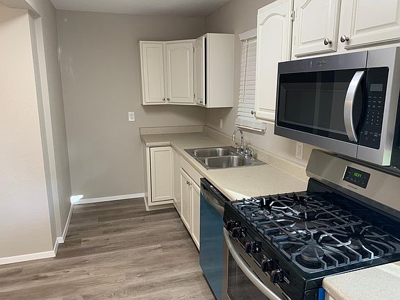 4th image of 210 Felps Blvd #1