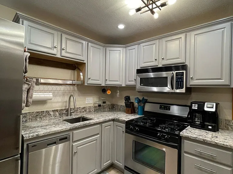 1254 Bonanza Ave — Photo 16