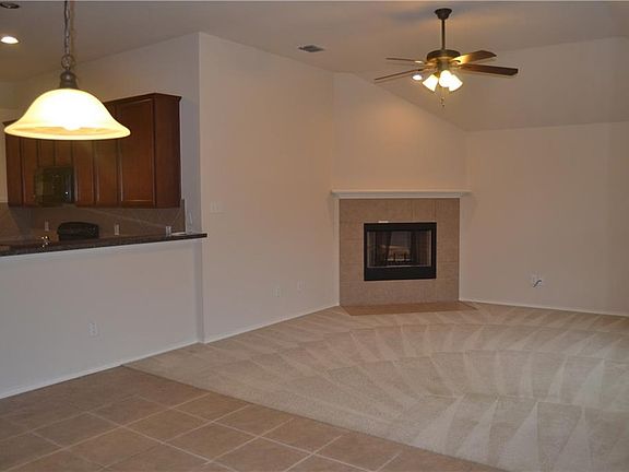 2nd image of 3913 Jeanette Ln