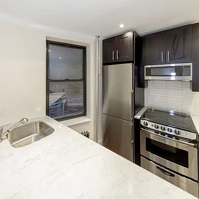 Rented by Icon Realty Management | media 21