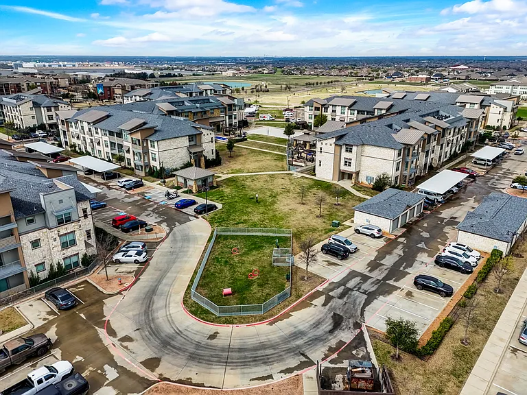 Gateway Oaks Apartments — Photo 30