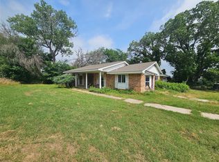 4215 Knob Hill Rd, Azle, TX 76020