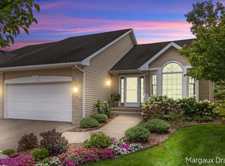 1918 Dunlin Ct NE, Grand Rapids, MI 49505