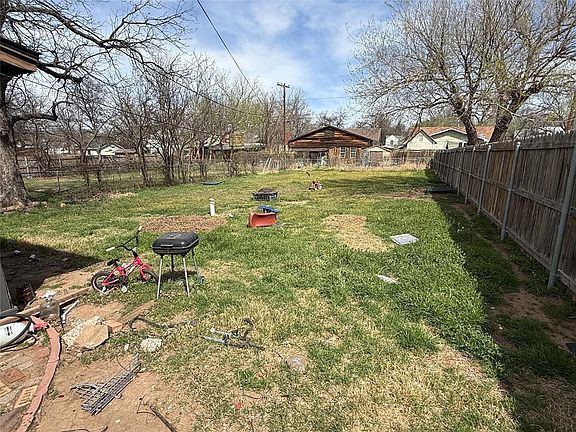 5th image of 1731 NW Ash Ave