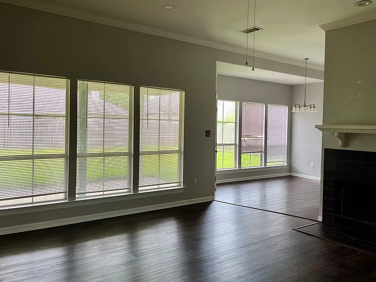 303 Briarhaven Dr — Photo 9