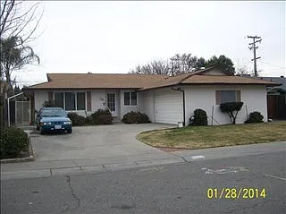796 April Ln photo 1