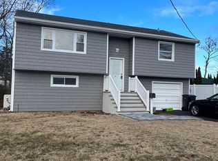 38 Leopold Ave, West Islip, NY 11795