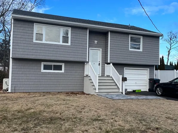 38 Leopold Ave, West Islip, NY 11795