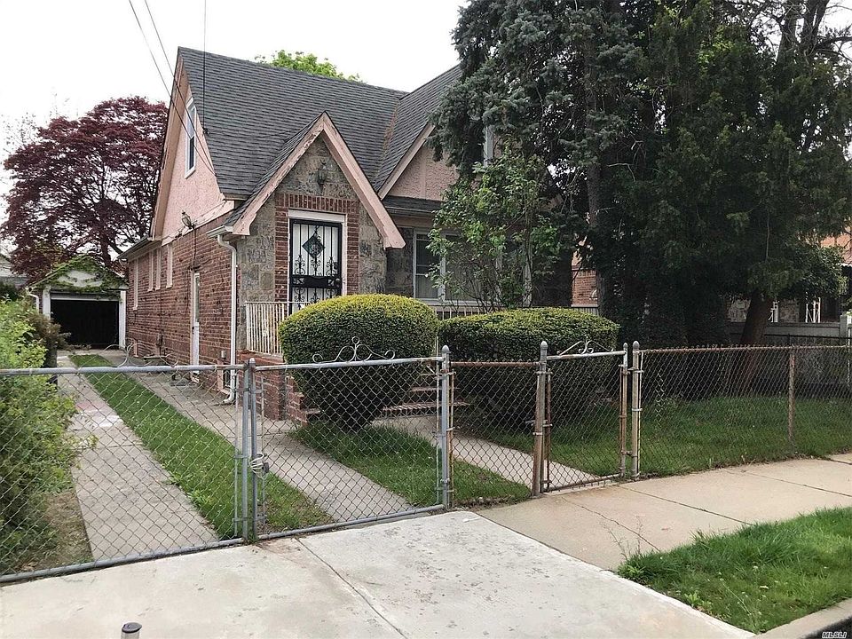 1st image of 135-11 220th Pl