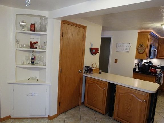 5th image of 6336 Hiram Ave