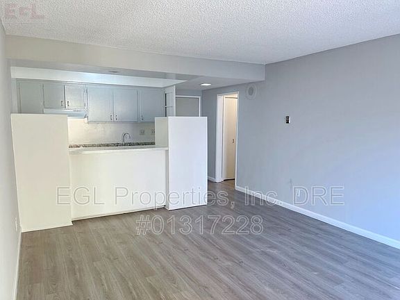 4th image of 7225 Hollywood Blvd #E322