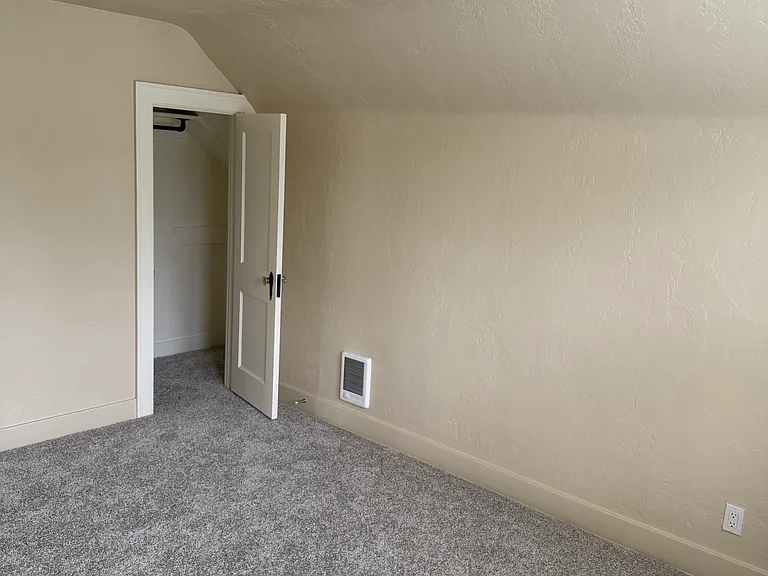 790 17th St NE — Photo 21
