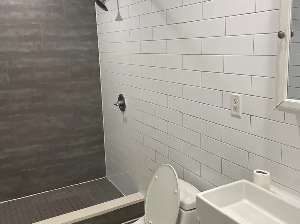 482 Van Buren Street image 11 of 13