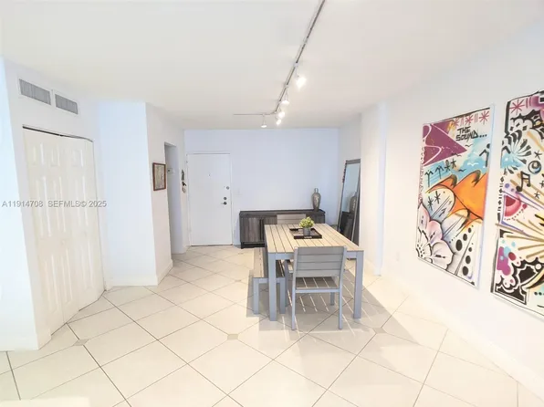 800 West Ave, Miami Beach, FL