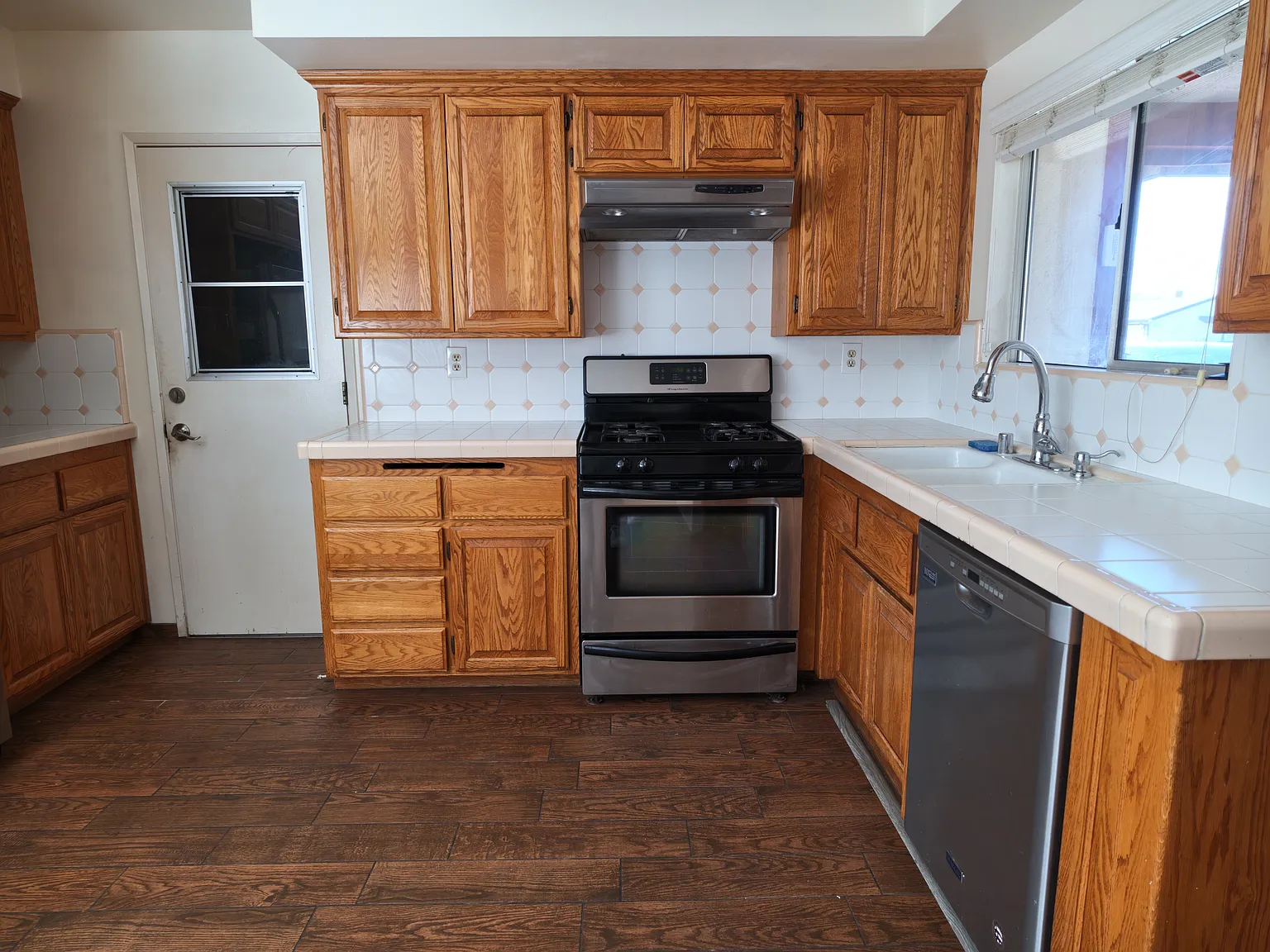 1312 N Orchid St — Photo 3